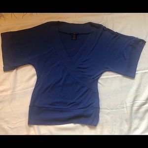 V-neck sweater w/ short balloon sleeve